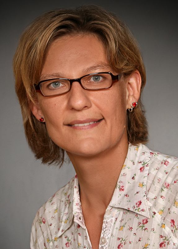 Dr. Martina Schuegraf
