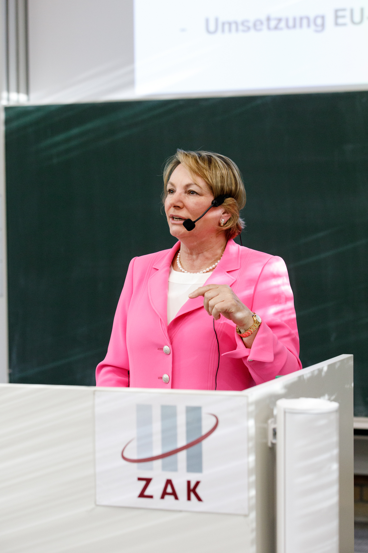 Dr. Margot Schüller